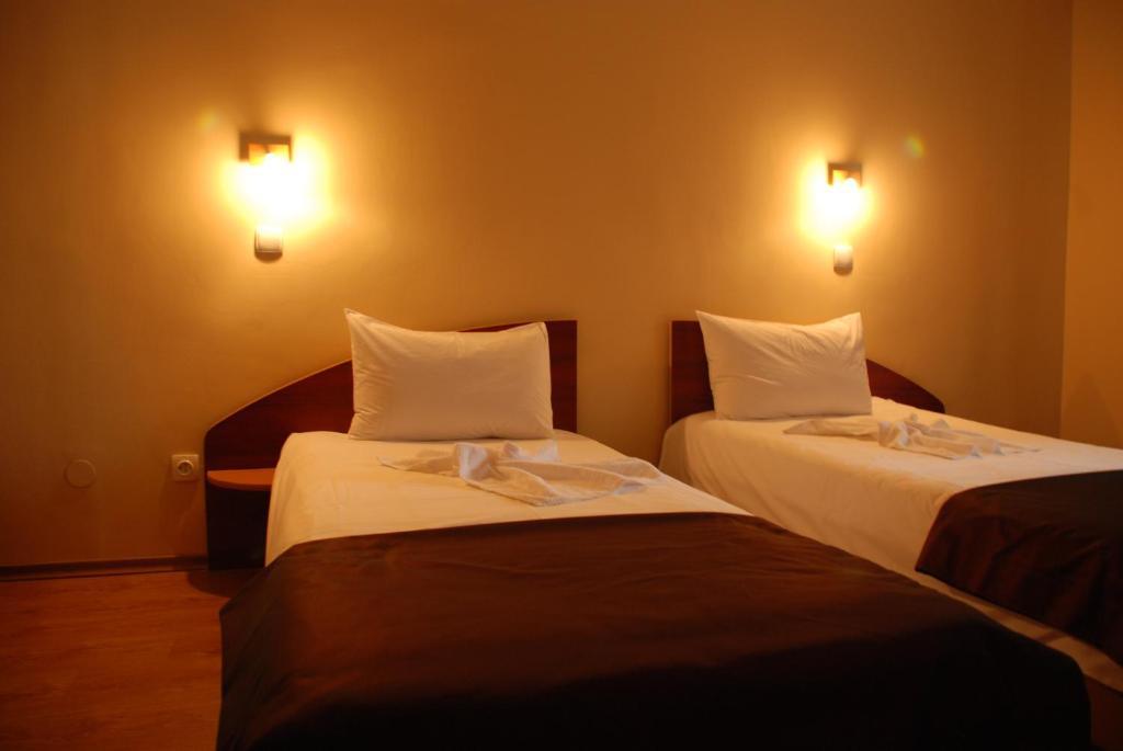 Hotel Liliacul Cluj-Napoca Zimmer foto